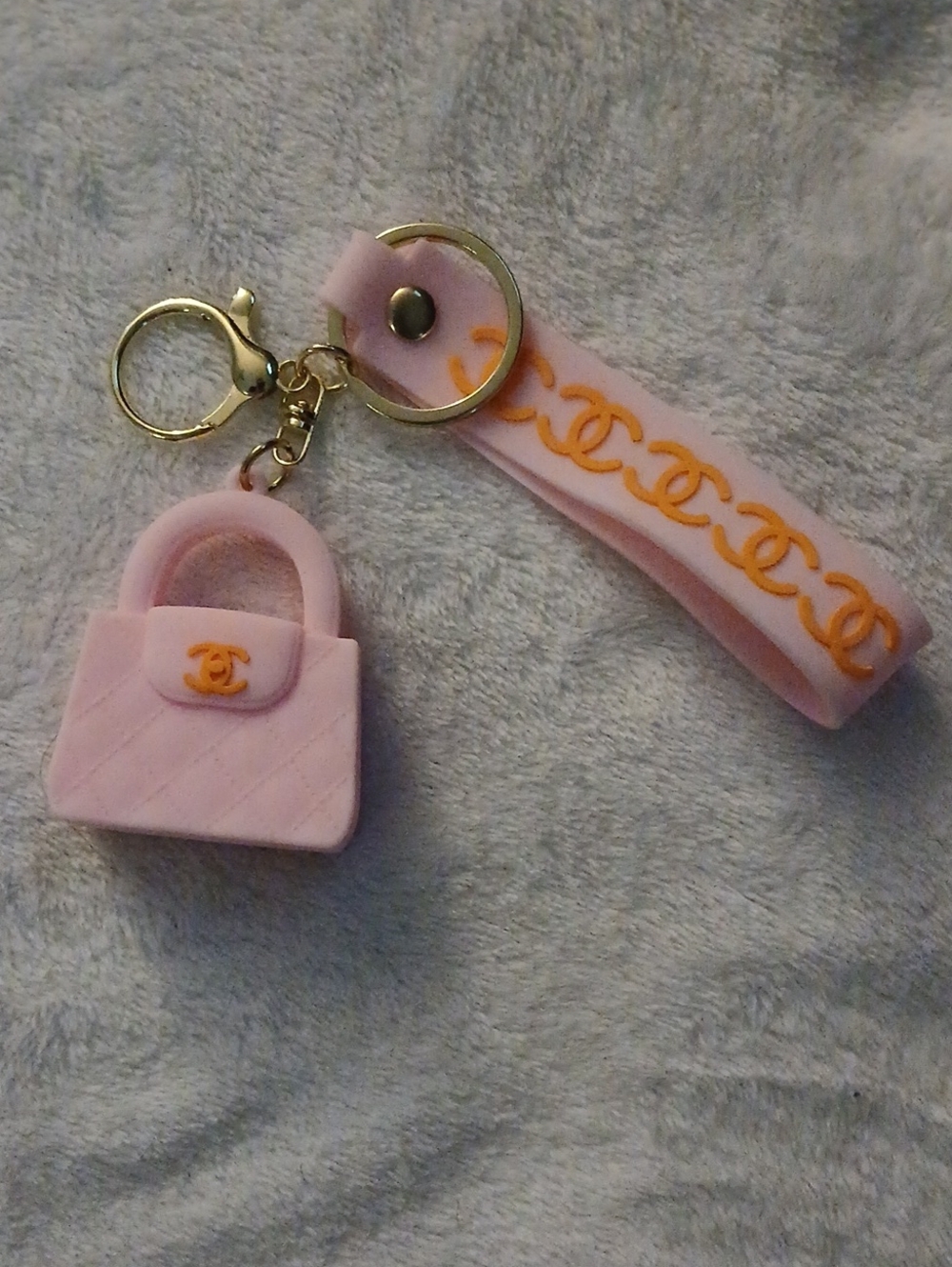 Chic Pink Designer-Inspired Handbag Keychain with Gold Hardware